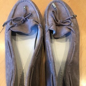 Michael Kors 7.5 Women’s beige Loafers